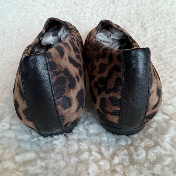 Vionic women’s Powell Leopard Orthotic Flats Comfort Loafers Size 7.5 - Picture 4 of 6
